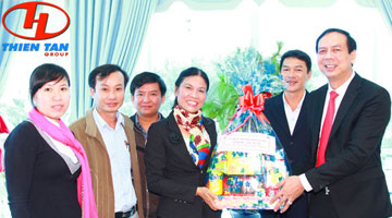 Thien Tan Group welcoming leaders of The Vietnamese Fatherland Front of Quang Ngai province visited and merry Christmas 2015