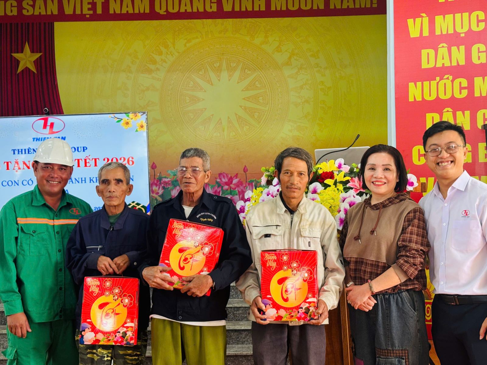 Thien Tan Group Gives Tet 2026 Gifts to Disadvantaged Households in Ba Xa Commune