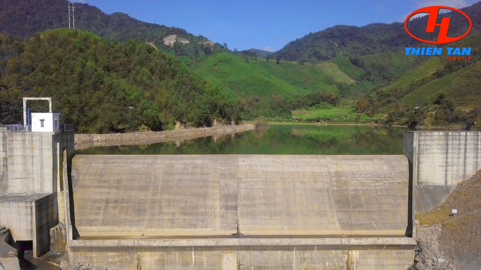 Close-up of Main Dam